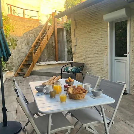 Cozy House Near The And Town Centre Holiday home